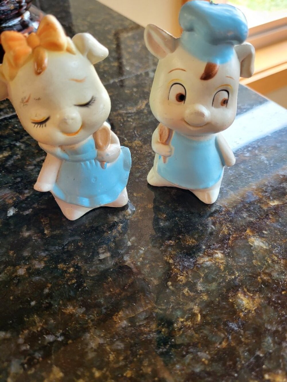 Vintage Plastic Pig Salt Pepper Shakers Bakers Chef Girl Boy Blue Apron 1950s